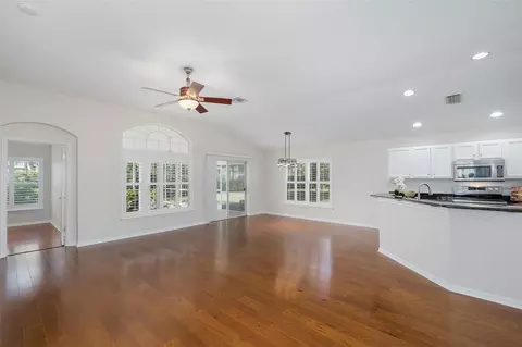 Living - 11428 Hidden Cove Ct, Trinity, FL 34655 photo 3 of 6