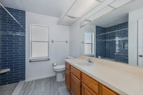 Bath - 8912 Thoreau Pl, Hudson, FL 34667 photo 4 of 5