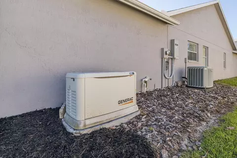 Exterior - 8912 Thoreau Pl, Hudson, FL 34667 photo 7 of 20
