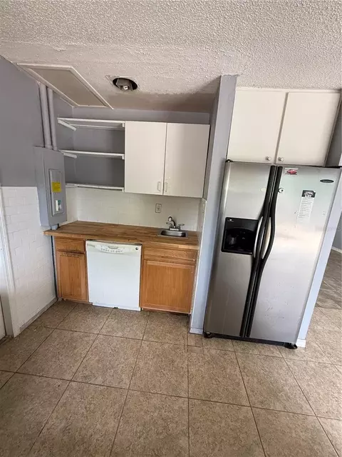 Kitchen - 9275 Chase St, Spring Hill, FL 34606 photo 2 of 4