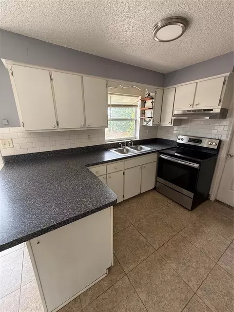 Kitchen - 9275 Chase St, Spring Hill, FL 34606 photo 3 of 4
