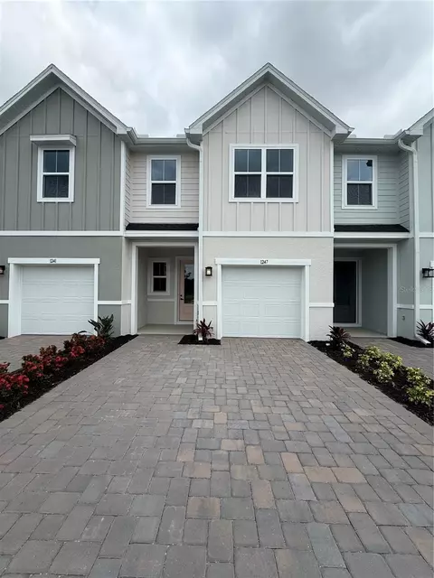 1247 Pineywood Field Dr, Davenport, FL 33837