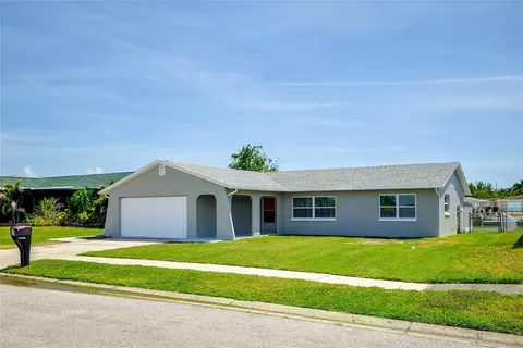 3132 Jackson Dr, Holiday, FL 34691
