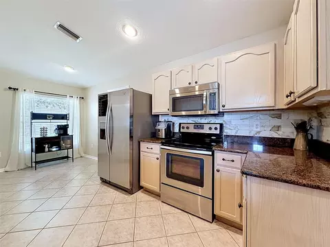 Kitchen - 26714 Middleground Loop, Wesley Chapel, FL 33544 photo 4 of 6