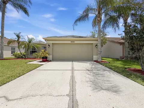 Exterior - 26714 Middleground Loop, Wesley Chapel, FL 33544 photo 7 of 8