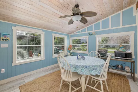 Dining - 5473 Darlene St, Weeki Wachee, FL 34607 photo 1 of 3