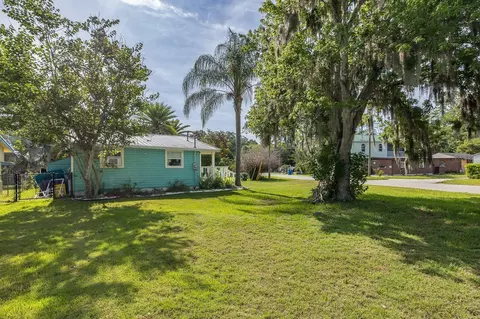 Exterior - 5473 Darlene St, Weeki Wachee, FL 34607 photo 8 of 17