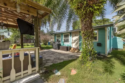 Exterior - 5473 Darlene St, Weeki Wachee, FL 34607 photo 6 of 17