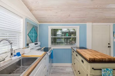 Kitchen - 5473 Darlene St, Weeki Wachee, FL 34607 photo 4 of 4