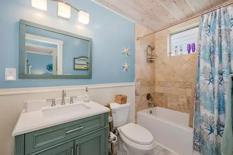 Bath - 5473 Darlene St, Weeki Wachee, FL 34607 photo 1 of 1