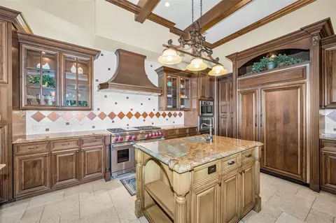 Kitchen - 10031 Milano Dr, Trinity, FL 34655 photo 4 of 9