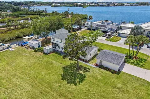 8212 Hayward Ln, Port Richey, FL 34668