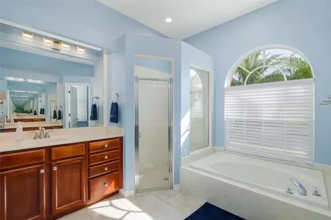 Bath - 2131 Gold Dust Ct, Trinity, FL 34655 photo 2 of 6