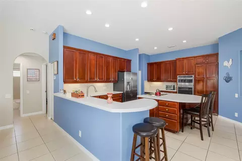 Kitchen - 2131 Gold Dust Ct, Trinity, FL 34655 photo 4 of 6