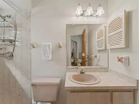 Bath - 11196 Sheffield Rd, Spring Hill, FL 34608 photo 4 of 4