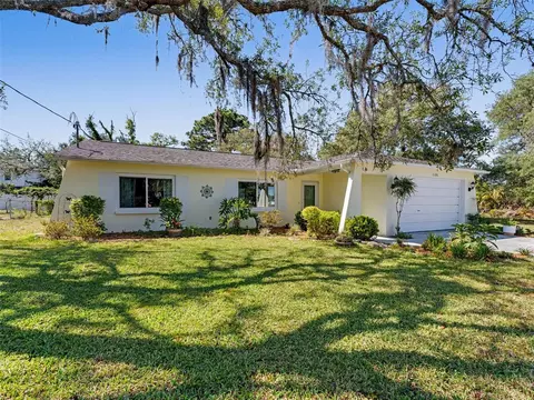 Exterior - 11196 Sheffield Rd, Spring Hill, FL 34608 photo 2 of 10