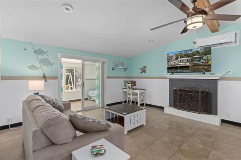 Living - 6245 Waverly Rd, Weeki Wachee, FL 34607 photo 2 of 4