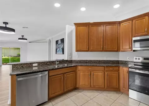 Kitchen - 18630 Rolling Hills Loop, Hudson, FL 34667 photo 3 of 4