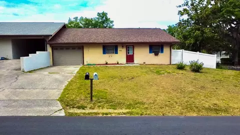 700 W Dampier St, Inverness, FL 34450