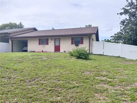 700 W Dampier St, Inverness, FL 34450