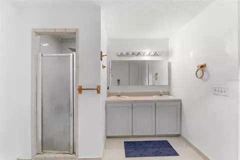 Bath - 16229 Shellcracker Rd, Jacksonville, FL 32226 photo 2 of 5