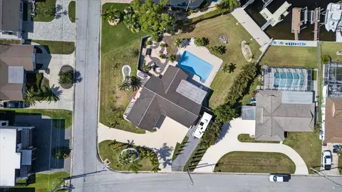 3619 Corsair Ct, New Port Richey, FL 34652