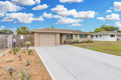10117 Gardenia Ln, Port Richey, FL 34668