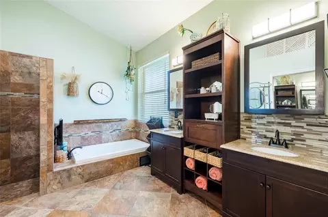 Bath - 8115 Montock Ct, Trinity, FL 34655 photo 2 of 5