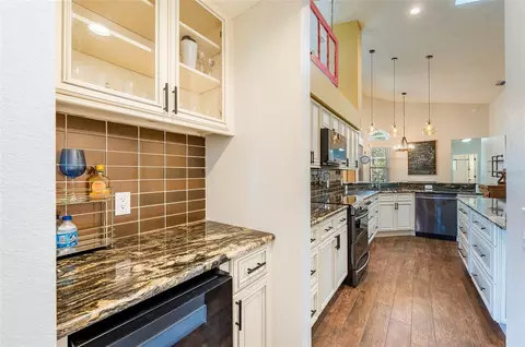 Kitchen - 8115 Montock Ct, Trinity, FL 34655 photo 3 of 5