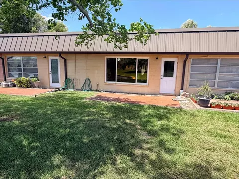 4446 Rustic Dr #E, New Port Richey, FL 34652
