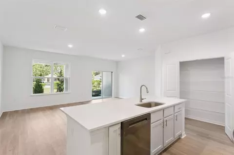 Living - 654 Cedar Elm Ct, Eustis, FL 32726 photo 3 of 5