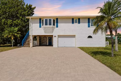 Exterior - 3347 Oleander Dr, Hernando Beach, FL 34607 photo 2 of 11
