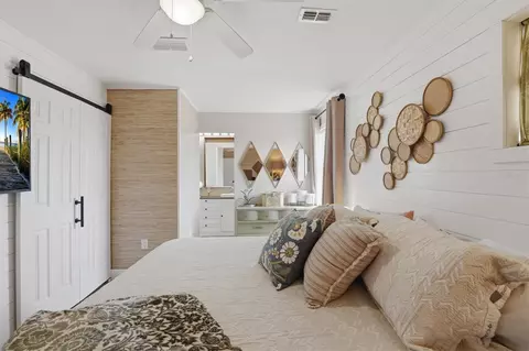 Bedroom - 3347 Oleander Dr, Hernando Beach, FL 34607 photo 2 of 5