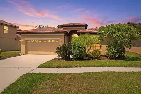107 Silver Falls Dr, Apollo Beach, FL 33572