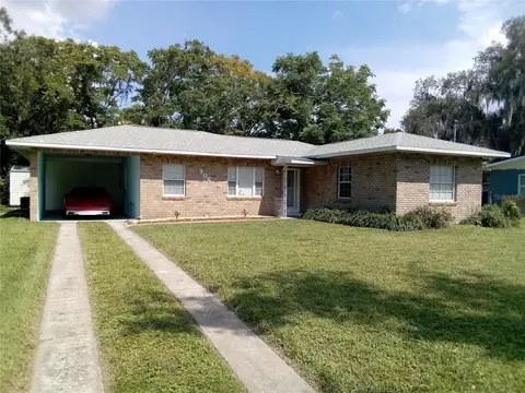 906 Oak Dr, Leesburg, FL 34748