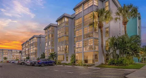 4908 38th Way S #303, Saint Petersburg, FL 33711