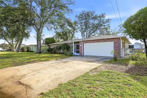 Exterior - 3332 Gulf Winds Cir, Hernando Beach, FL 34607 photo 8 of 10