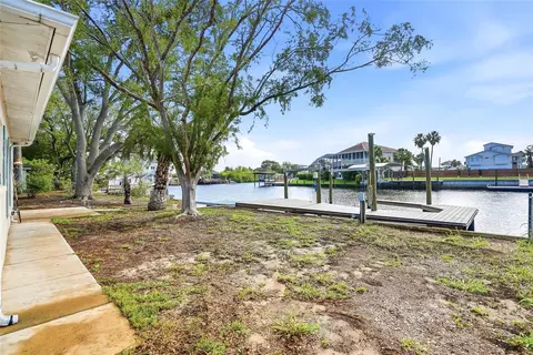 Exterior - 3332 Gulf Winds Cir, Hernando Beach, FL 34607 photo 3 of 10