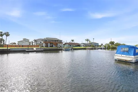 View/Area - 3332 Gulf Winds Cir, Hernando Beach, FL 34607 photo 3 of 4