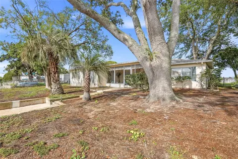 Exterior - 3332 Gulf Winds Cir, Hernando Beach, FL 34607 photo 7 of 10