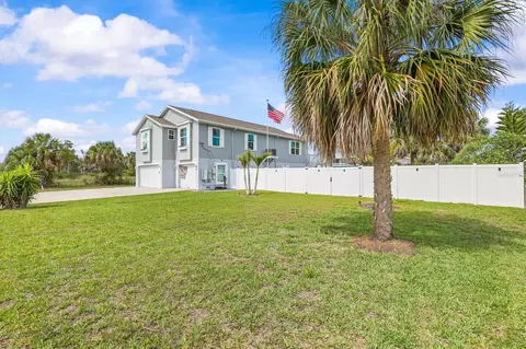 Exterior - 3305 Rose Arbor Dr, Hernando Beach, FL 34607 photo 2 of 6