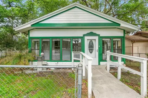 5518 11th St, Zephyrhills, FL 33542
