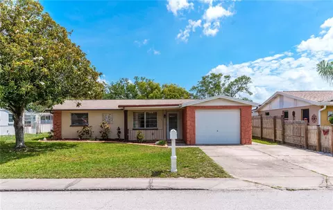 7024 Mayfield Dr, Port Richey, FL 34668