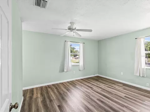 Bedroom - 6150 Island Dr, Weeki Wachee, FL 34607 photo 2 of 3