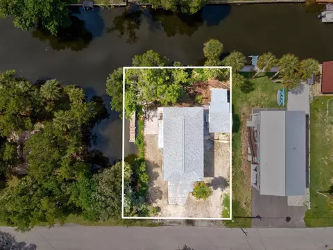 View/Area - 6150 Island Dr, Weeki Wachee, FL 34607 photo 2 of 9