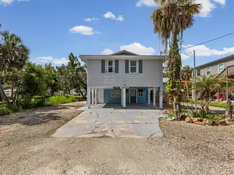 Exterior - 6150 Island Dr, Weeki Wachee, FL 34607 photo 9 of 9