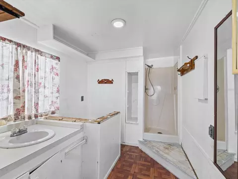 Bath - 6150 Island Dr, Weeki Wachee, FL 34607 photo 4 of 4