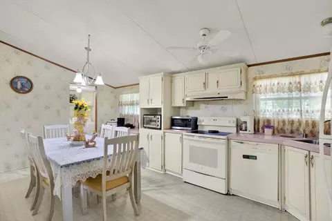 1424 Cross Bow Ln, Spring Hill, FL 34607 photo 4