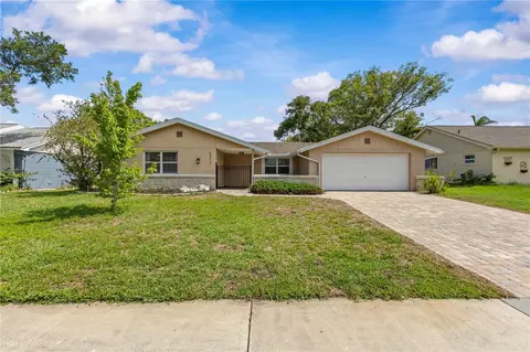 8519 Arrowhead Dr, Hudson, FL 34667