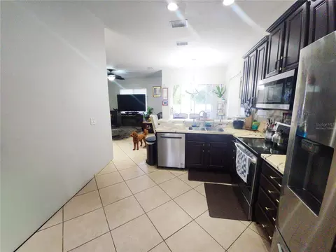 Kitchen - 8604 Tidal Breeze Dr, Riverview, FL 33569 photo 3 of 4